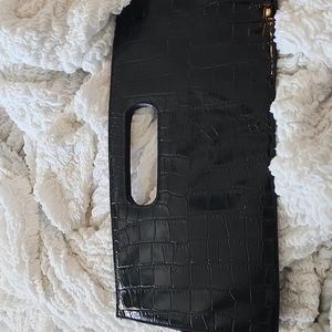 Black clutch